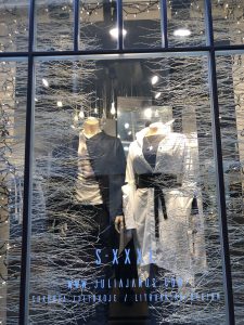 II vieta - Julia Janus parduotuvės vitrina