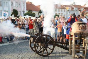 40058935_912082878986959_3523742069019377664_n