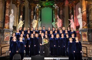 liepos_moteru-choras_foto